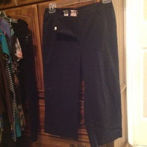Black Briggs Casual Capri pants